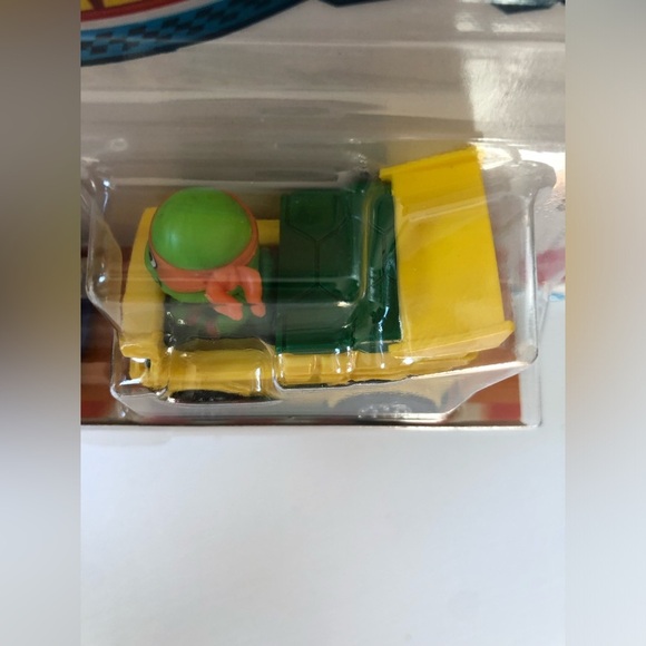 Hot Wheels Racer Verse 2-Pack TMNT Shredder & Michelangelo - BRAND NEW! - Picture 7 of 7